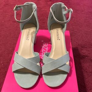 Pretty Shoedazzle Dress Sandals Teddy